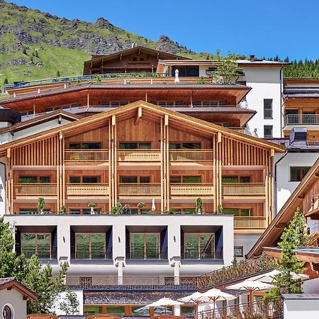Hotel Berghof Crystal Spa & Sports Тукс Экстерьер фото