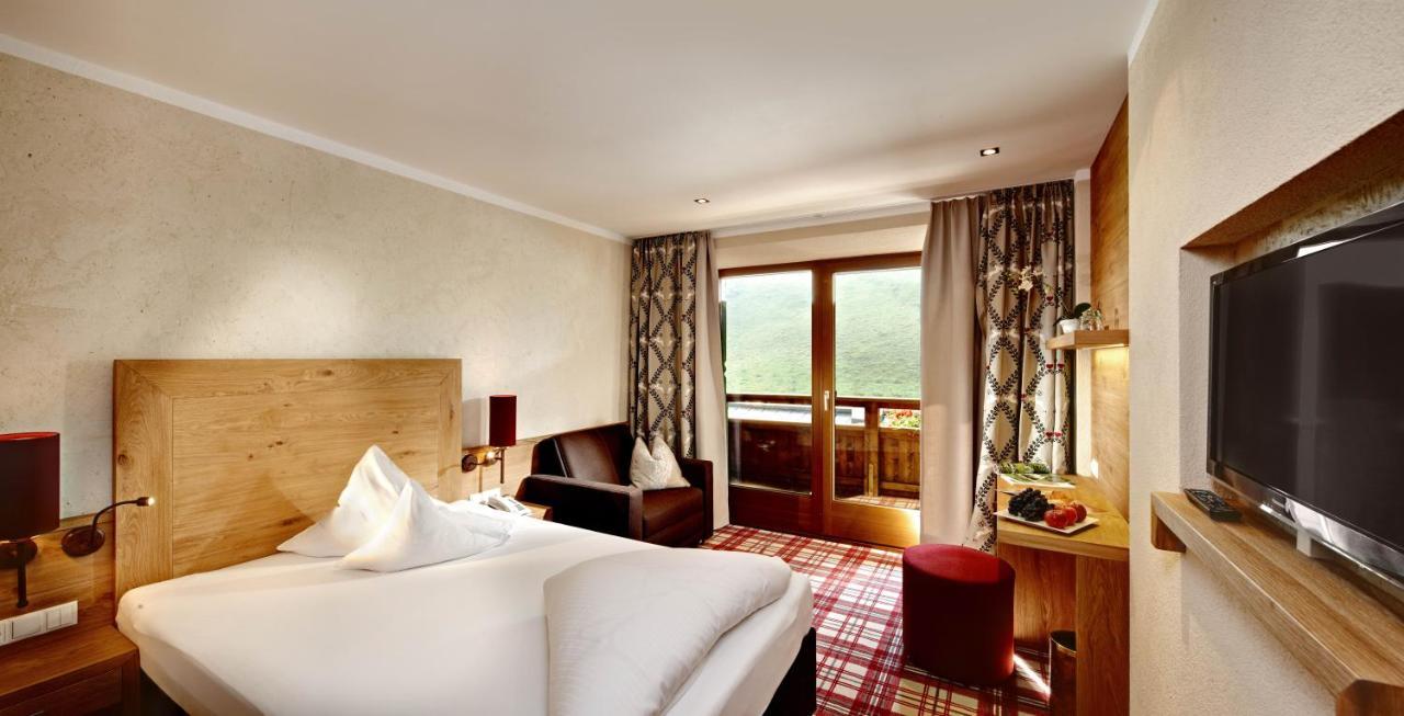Hotel Berghof Crystal Spa & Sports Тукс Экстерьер фото