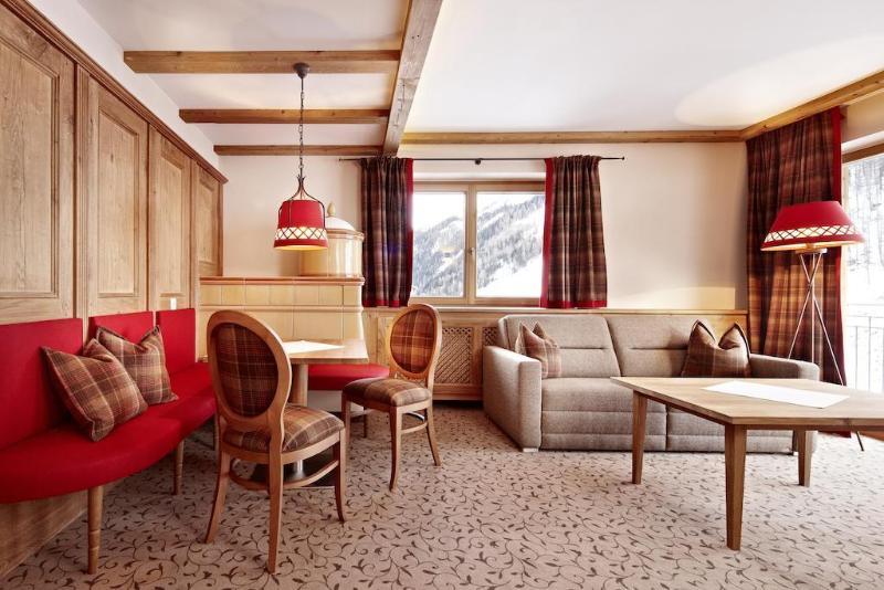 Hotel Berghof Crystal Spa & Sports Тукс Экстерьер фото
