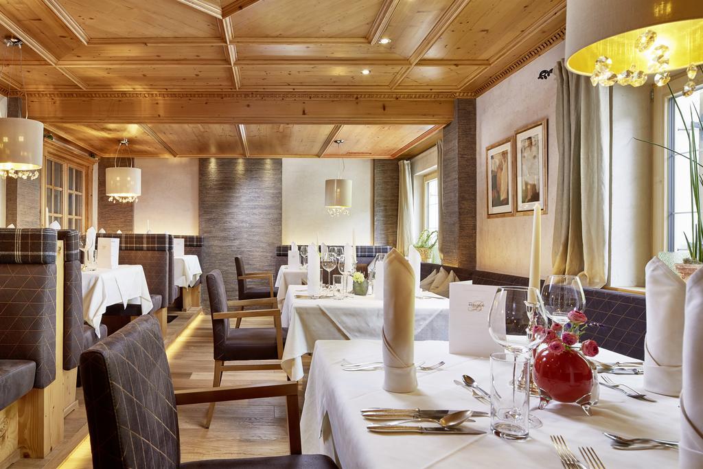 Hotel Berghof Crystal Spa & Sports Тукс Экстерьер фото