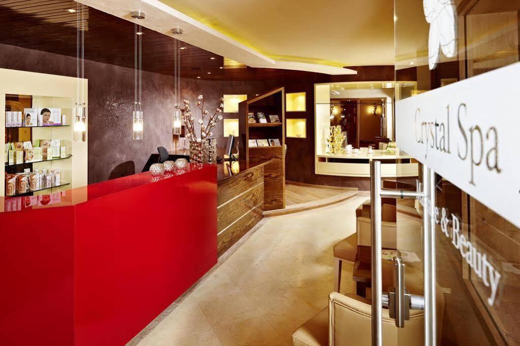 Hotel Berghof Crystal Spa & Sports Тукс Экстерьер фото